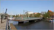 Bremerhaven. Die 1862 gebaute Drehbr�cke �ber den Hauptkanal wird ge�ffnet. 07.05.2016