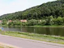Blick vom Bahnhof Bad Schandau �ber die Elbe in Richtung Elbestra�e von Bad Schandau am 21. Mai 2016.