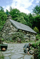 Steinhaus in Ffestiniog in North Wales. Bild vom Dia. Aufnahme: Juni 1991.
