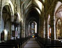 Weienburg (Wissembourg), Blick zum Altar im Innenraum der Kirche St.Peter und Paul, Sept.2016