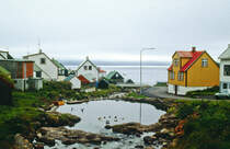 Gjgv an der Nordostkste Eysturoys. Bild vom Dia. Aufnahme: August 1995.