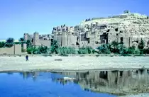 A�t-Ben-Haddou ist eine befestigte Stadt (ksar) am Fu�e des Hohen Atlas im S�dosten Marokkos. Bild vom Dia. Aufnahme: November 1996.