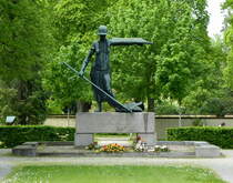 Freiburg, Denkmal fr die Gefallenen der beiden Weltkriege auf dem Hauptfriedhof, Mai 2016