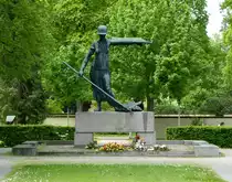 Freiburg, Denkmal f�r die Gefallenen der beiden Weltkriege auf dem Hauptfriedhof, Mai 2016