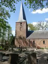Leur, Ref. Kirche, Turm erbaut im 13. Jahrhundert, Kirchenschiff 14. Jahrhundert, Chor 15. Jahrhundert (07.05.2016)