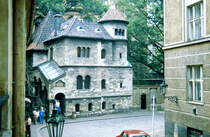 Die Klausen-Synagoge im Judenviertel Josefstadt in Prag. Bild vom Dia. Aufnahme: Juli 1990.