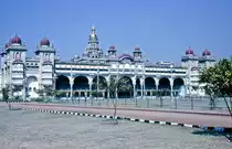 Maharaja-Palast in Mysore. Bild vom Dia. Aufnahme: Dezember 1988.