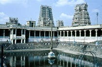 Im Tempel von Srirangam in Tiruchirappalli. Bild vom Dia. Aufnahme: Dezember 1988.