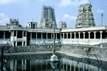 Im Tempel von Srirangam in Tiruchirappalli. Bild vom Dia. Aufnahme: Dezember 1988.
