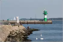 L�beck. Die Nordermole in Travem�nde mit dem neuen Molenfeuer. 05.06.2016