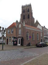 Geertruidenberg, alte Synagoge und St. Gertrudis Kirche am Markt (10.05.2016)