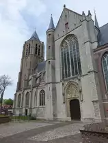 Tholen, Onze-Lieve-Vrouwekerk, kreuzf�rmige Basilika im Stil der reifen Brabanter Gotik, erbaut im 14. Jahrhundert, Langhaus und Querhaus erbaut von 1460 bis 1520 (10.05.2016)