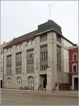 G�rlitz. Das im Jugendstil errichtete Sparkassengeb�ude - direkt neben dem Gerichtsgeb�ude an der Westseite des Postplatzes gelegen - wurde 1913 fertiggestellt. 20.06.2016