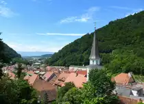 Trzic, Blick vom Schlo� Neuhaus �ber die Stadt, mit dem Turm der St.Andreas-Kirche, Juni 2016