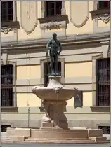 Breslau. Der Fechterbrunnen steht vor dem Universit�tsgeb�ude und wurde 1904 enth�llt. 23.06.2016