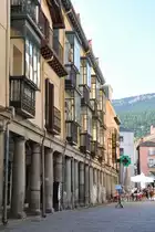 SAN LORENZO DE EL ESCORIAL (Provincia de Madrid), 01.10.2015, Blick in die Calle Reina Victoria