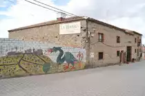 OROPESA (Provincia de Toledo), 05.10.2015, schn renoviertes Gasthaus gegenber dem Parador