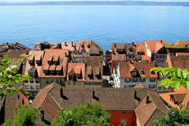 Blick ber die Dcher von Meersburg zum Bodensee, 10.06.16