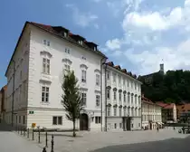 Ljubljana, Blick �ber den Neuen Platz zur Burg, Juni 2016