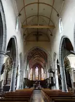 Solre-le-Chateau, Mittelschiff der St. Pierre Kirche (16.05.2016)