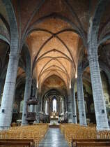 Avesnes-sur-Helpe, Mittelschiff der St. Nicolas Kirche (16.05.2016)