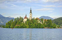 Marienkirche auf einer kleinen Insel des Bleder Sees (slowenisch Blejsko jezero). Aufnahme: 2. August 2016.
