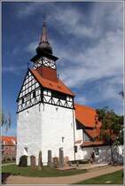 Der Turm der Nex kirke stammt aus dem 18. Jahrhundert. 26.08.2016