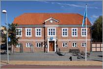 Das Rathaus der bis 2002 selbstndigen Gemeinde Hasle. (Seit 2003 gibt es nur noch die Regionskommune Bornholm.) 24.08.2016