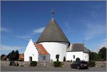 Die Ny kirke in Nyker ist die kleinste der vier Rundkirchen auf Bornholm. Sie besitzt auch nur zwei Stockwerke. 24.08.2016