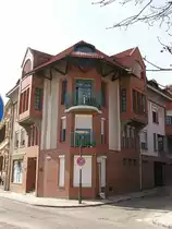 Eine Kreuzung mit einem Eckhaus in der �stlichen Innenstadt von P�cs. (2010) 