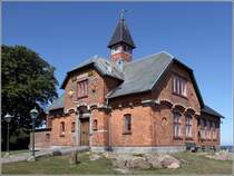 Die Bibliothek in Allinge ist in einem sehenswerten Gebude untergebracht. 27.08.2016
