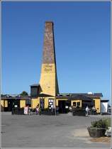 In der Allinge Rgeri kommen Fischliebhaber auf ihre Kosten. Der auf Bornholm gerucherte Hering kommt allerdings vorrangig aus der Nordsee, da die Fangquoten zum Schutz der Bestnde in der Ostsee in den vergangenen Jahr(zehnt)en massiv reduziert wurden. Die Fischerei auf Bornholm ist groenteils zusammengebrochen. 27.08.2016