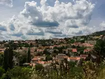 P�cs, Wohngebiet an der Seite des Mecsek Berges. Foto: Mai 2016.