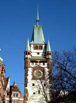 Freiburg, Blick aus der Kaiser-Joseph-Strae zum Martinstor, Jan.2015