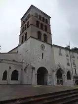 Grenoble, Kathedrale Notre Dame am Place Notre Dame, erbaut im 12. Jahrhundert (18.09.2016)
