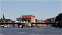 Bremen. Die Teerhofspitze des Stadtwerders mit der B�rgermeister-Smidt-Br�cke. 07.09.2016