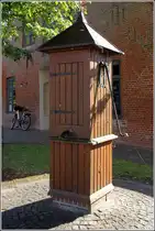 Butjadingen. Bis 1962 holten die B�rger Eckwardens von ihrem historischen Dorfbrunnen ihr S��wasser. 2004 wurde das Brunnenh�uschen erneuert, seither wird es auch K�sterbrunnen genannt. 27.09.2016