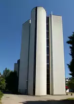 Stra�burg, das Geb�ude Salvador de Madariaga, Teil des Europ�ischen Parlaments, benannt nach dem spanischen Diplomaten und Schriftsteller, erbaut zwischen 1980-1991, hier die S�dansicht, Aug.2016