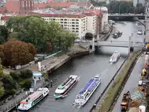 Blick vom Kuppelgang des Berliner Dom am 06. Oktober 2016 zur Spree in Richtung Schlo�platz (rechts).