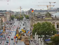 Stra�e Unter den Linden in Richtung Brandenburger Tor am 06. Oktober von den Humboldt Terrassen gesehen.