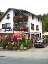 Krummh�bel im poln. Riesengebirge, Gastst�tte
Aufnahme vom Sommer 2004

* Polen/Niederschlesien/Karpacz