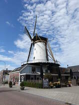 Bodegraven, Kornmhle de Arkduif, erbaut im 17. Jahrhundert (21.08.2016)