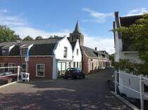 Linschoten, Dorpsstraat mit St. Johannes Kirche (22.08.2016)