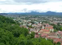 Ljubljana (Laibach), Blick von der Burg Richtung S�den auf einen Teil der slowenischen Hauptstadt, im Vordergrund die Kirche St.Jakob, Juni 2016 