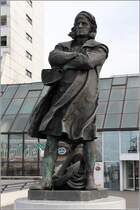 Bremerhaven. Das Columbus-Denkmal beim Columbus Center. 30.09.2016