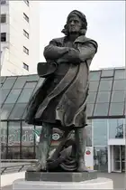 Bremerhaven. Das Columbus-Denkmal beim Columbus Center. 30.09.2016