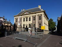 Den Haag, Mauritshuis am Plein, erbaut 1633 durch Jacob an Campen und Pieter Post (24.08.2016)