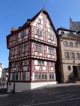 Aschaffenburg, Fachwerkhaus am Stiftsplatz (02.10.2016)