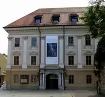 Ljubljana, im Renaissancepalais von 1642 des Landesf�rsten Auersperg ist heute das Stadtmuseum untergebracht, Juni 2016