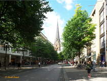 Hamburg am 6.8.2016: Mnckbergstrae mit Petri-Kirche /